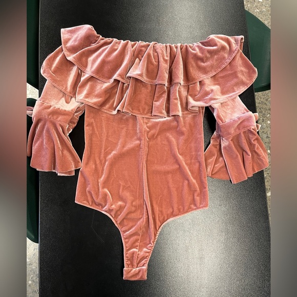 Misa LA Alecia Velvet Bodysuit Pink Sz S Off Shoulder Ruffle - Picture 9 of 9